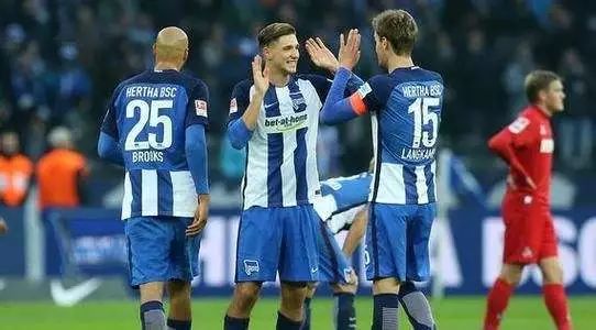  柏林联合主场称雄，铁血防守筑起不败堡垒