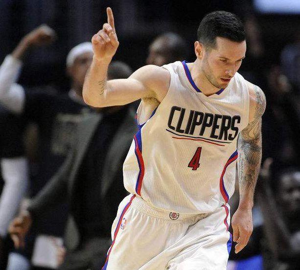  科隆保级关键战告捷，全队众志成城拼下三分