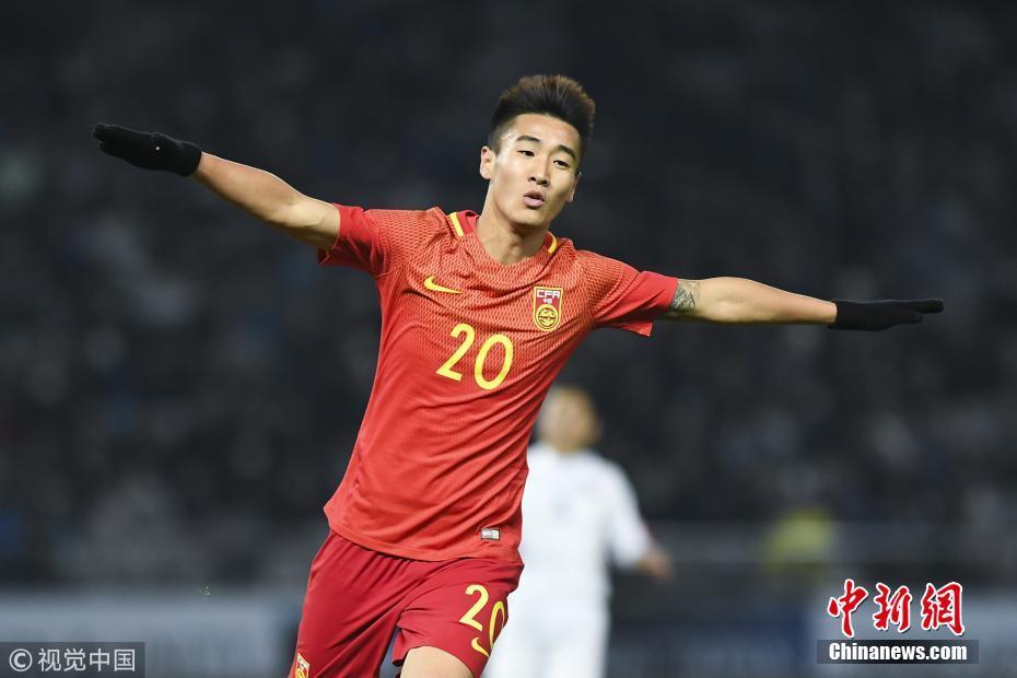  圣埃蒂安定位球配合精妙，直接任意球破门终结连败颓势